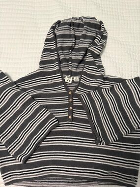 Roxy women’s spring sweater
So cute! Only worn once